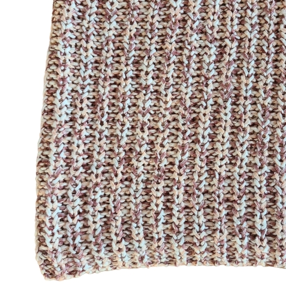 Moon & Madison Crochet Look Tank in White/Cream/Red - Size M - Picture 3 of 7